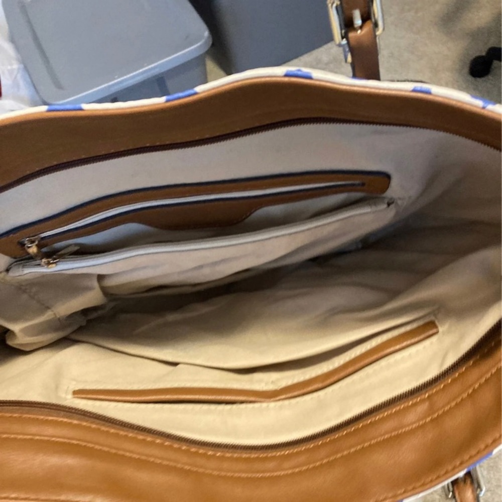 Purse - Picture 3 of 3